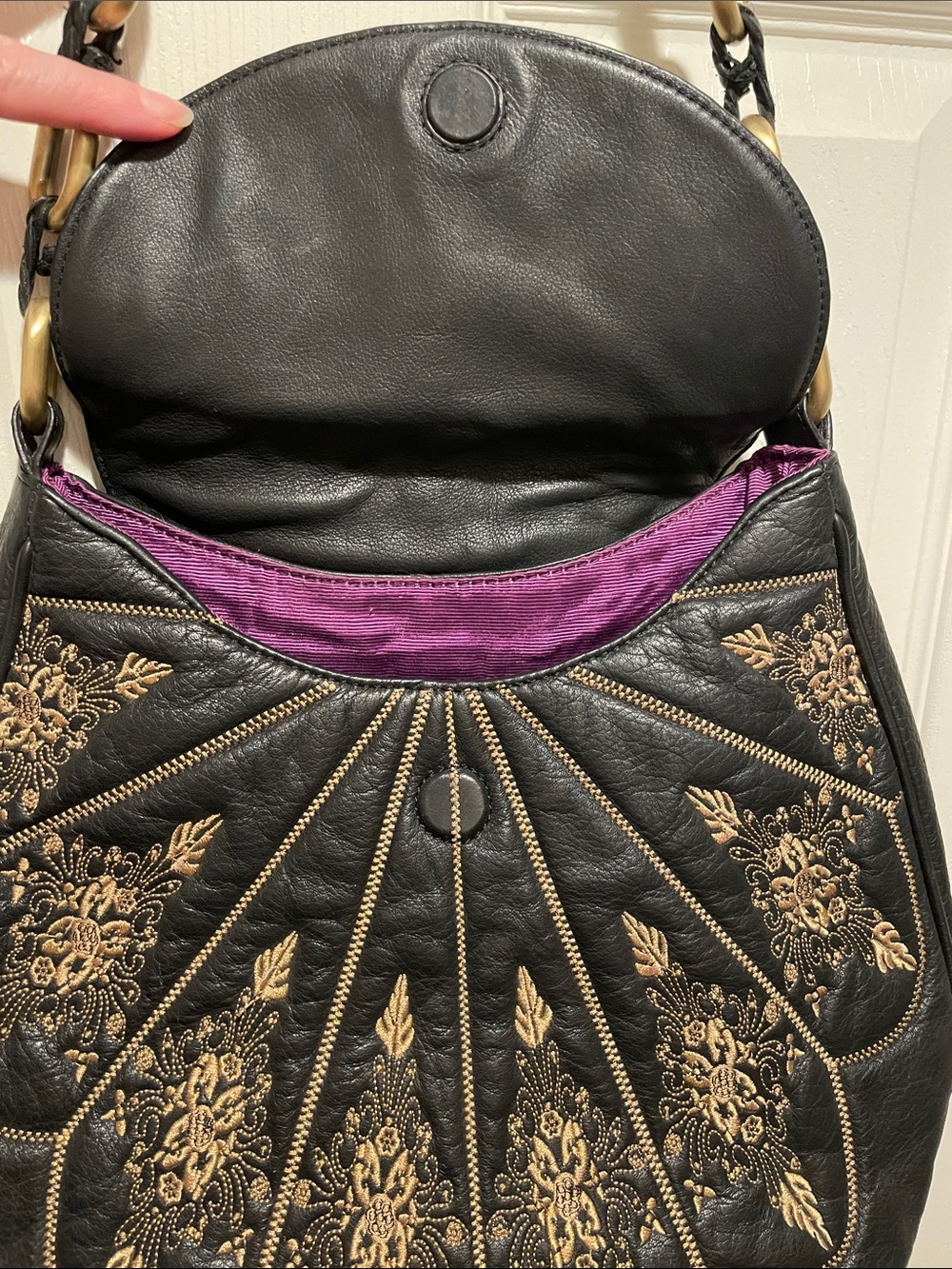 Isabella Fiore embroidered hobo shoulder bag - Picture 6 of 13